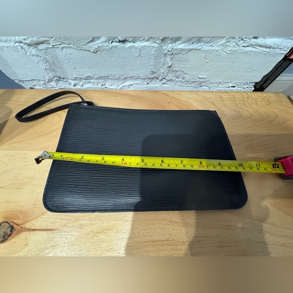 LOUIS VUITTON Epi Neverfull Pochette MM GM Indigo - Picture 10 of 11